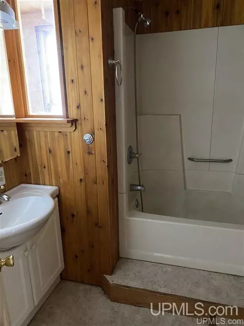 860 870 Patriot, Ishpeming, MI 49849 photo 11