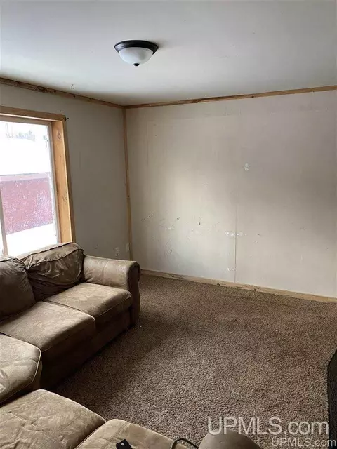 860 870 Patriot, Ishpeming, MI 49849 photo 8