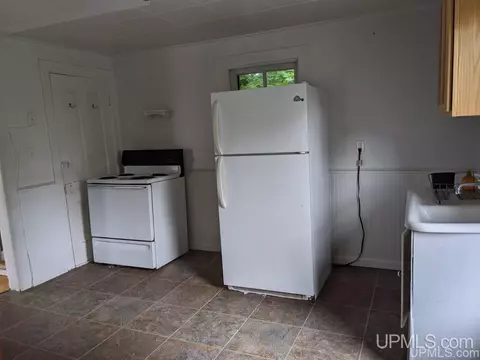 818 E North, Ishpeming, MI 49849 photo 15