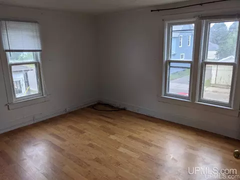 818 E North, Ishpeming, MI 49849 photo 13