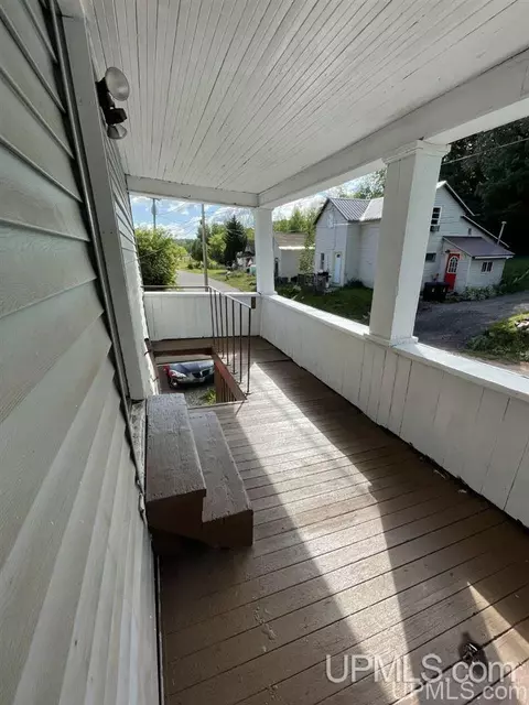 360 W Johnson, Ishpeming, MI 49849 photo 4