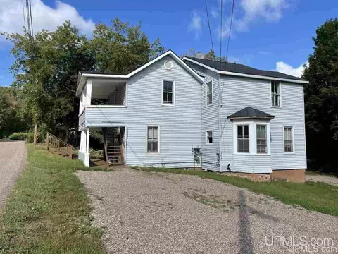 360 W Johnson, Ishpeming, MI 49849 photo 2