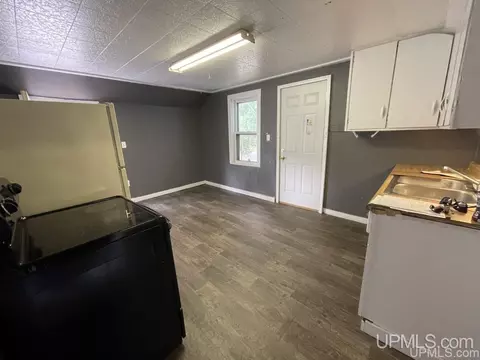 360 W Johnson, Ishpeming, MI 49849 photo 7