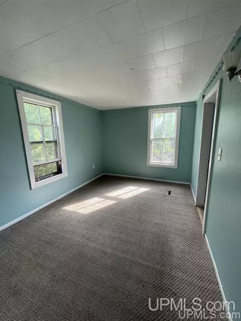 360 W Johnson, Ishpeming, MI 49849 photo 5