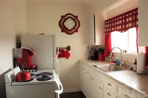 110 Birch, Munising, MI 49862 photo 12