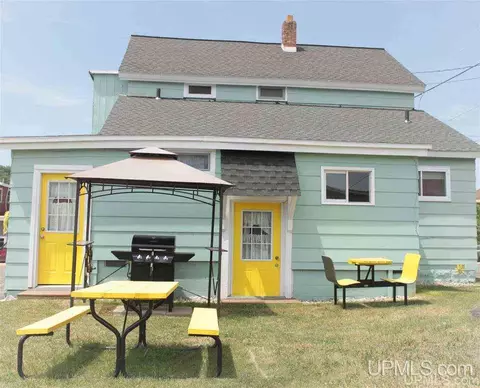 110 Birch, Munising, MI 49862 photo 2