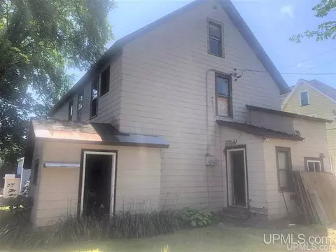 213 E North, Ishpeming, MI 49849 photo 3
