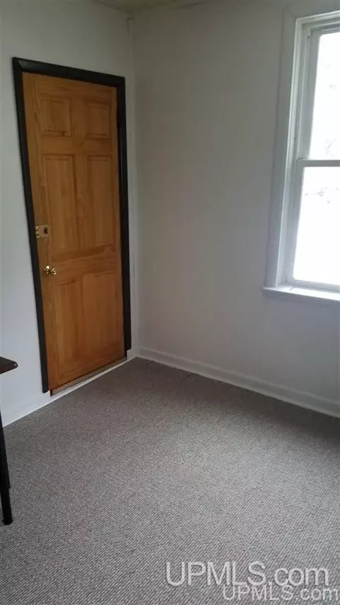 517 E Rdg, Ishpeming, MI 49849 photo 16