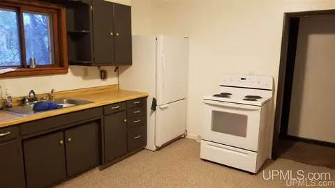 517 E Rdg, Ishpeming, MI 49849 photo 9