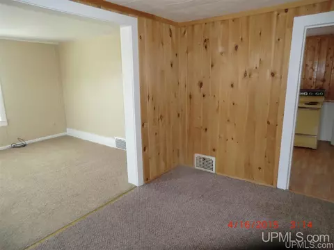 517 E Rdg, Ishpeming, MI 49849 photo 6