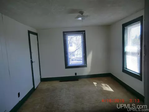 517 E Rdg, Ishpeming, MI 49849 photo 4
