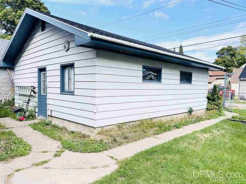 405 S 17th St, Escanaba, MI 49829 photo 5