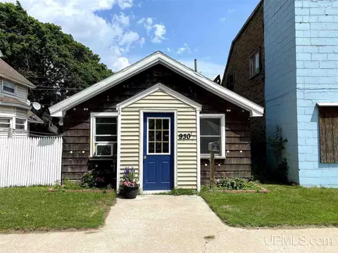 930 930 12 Stephenson, Escanaba, MI 49829 photo 2