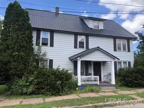 621 Cleveland, Ishpeming, MI 49849 photo 1