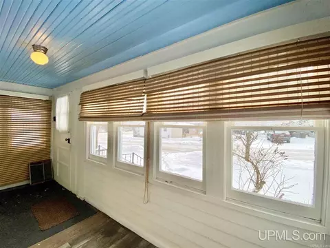 206 206 12 Chestnut, Munising, MI 49862 photo 3
