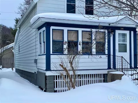 206 206 12 Chestnut, Munising, MI 49862 photo 2