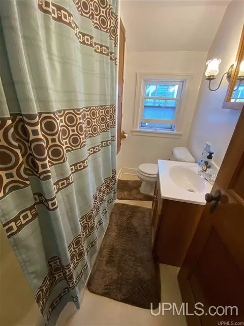 508 S 13th, Escanaba, MI 49829 photo 10