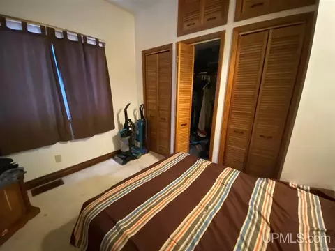 508 S 13th, Escanaba, MI 49829 photo 3