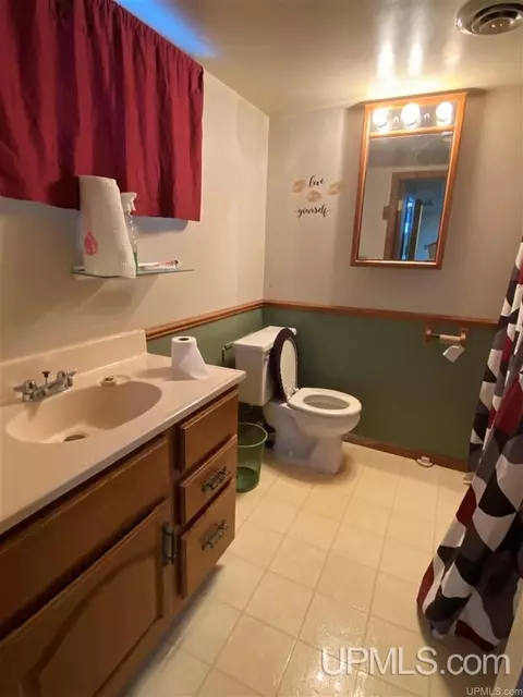 508 S 13th, Escanaba, MI 49829 photo 13