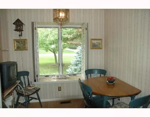 1855 Wedgefield, Jackson, MI 49201 photo 5