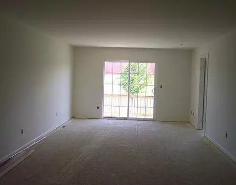 277 Victoria Dr, Dexter, MI 48130 photo 2