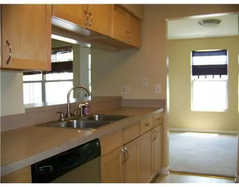 111 Fieldcrest St #202, Ann Arbor, MI 48103 photo 3