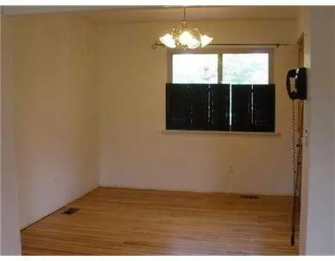 117 Sheffield, Saline, MI 48176 photo 3