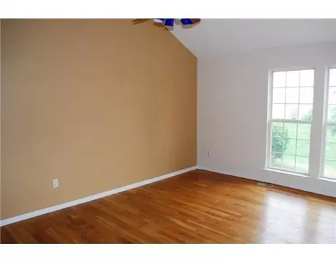 4546 E Hunters, Canton, MI 48188 photo 2