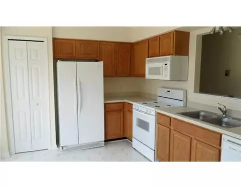 4546 E Hunters, Canton, MI 48188 photo 3