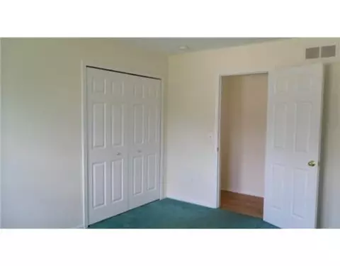 4546 E Hunters, Canton, MI 48188 photo 7