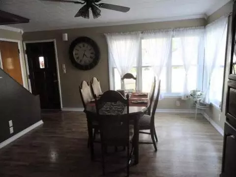 411 Falcon, Jackson, MI 49202 photo 8