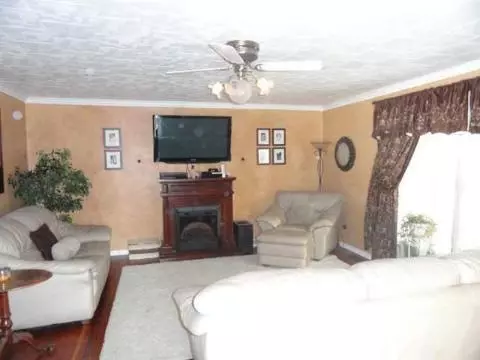 411 Falcon, Jackson, MI 49202 photo 3