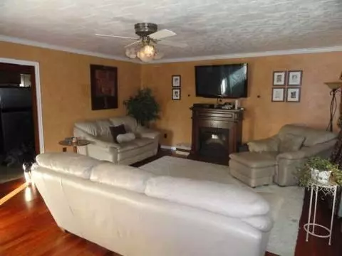 411 Falcon, Jackson, MI 49202 photo 4