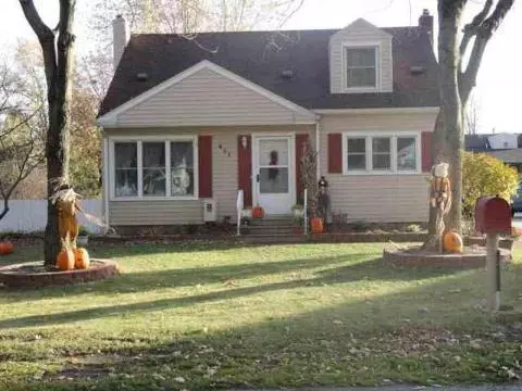 411 Falcon, Jackson, MI 49202 photo 1