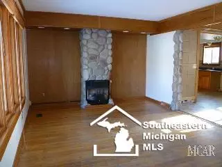 5375 Kay, Monroe, MI 48161 photo 2