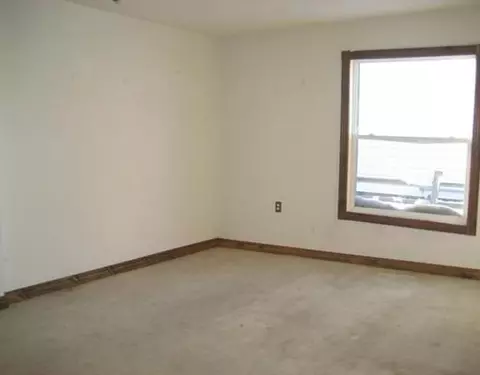 341 E Brks, Howell, MI 48843 photo 6