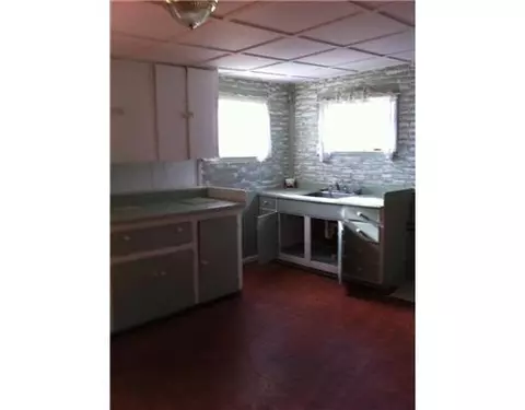 341 E Brks, Howell, MI 48843 photo 3