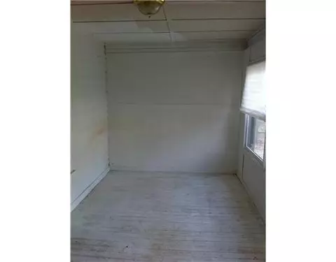 341 E Brks, Howell, MI 48843 photo 4