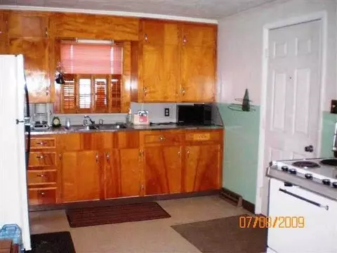 1114 Fox, Jackson, MI 49201 photo 3