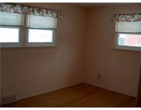 36972 Thinbark, Wayne, MI 48184 photo 8