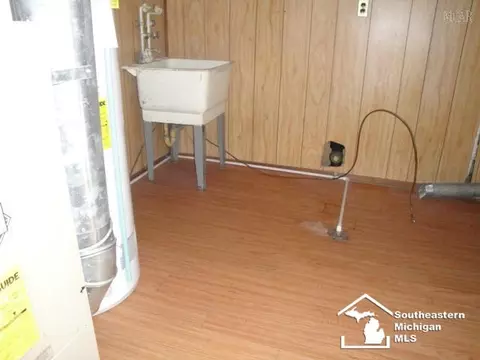 21044 Beech Daly, Brownstown, MI 48134 photo 10