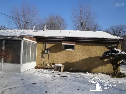 21044 Beech Daly, Brownstown, MI 48134 photo 3