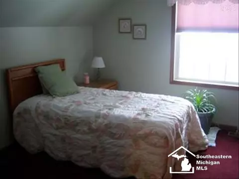 2072 Vivian, Monroe, MI 48162 photo 6