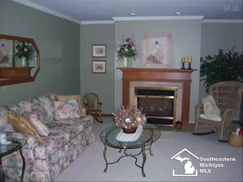 2072 Vivian, Monroe, MI 48162 photo 2