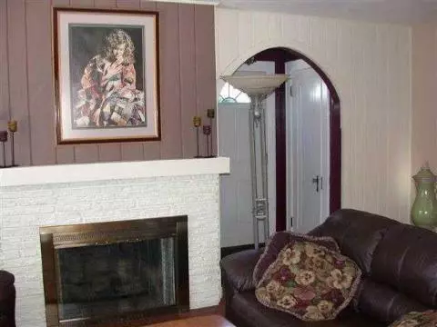 1005 W Morrell, Jackson, MI 49203 photo 2