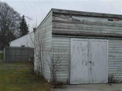 231 Cedar St, Other, MI 48626 photo 2