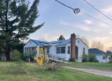 142 Windover Dr, Lake, MI 48632