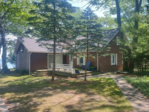 767 S Crescent Ave, Au Gres, MI 48703 photo 1
