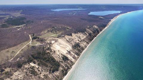 000 Grace, Frankfort, MI 49635