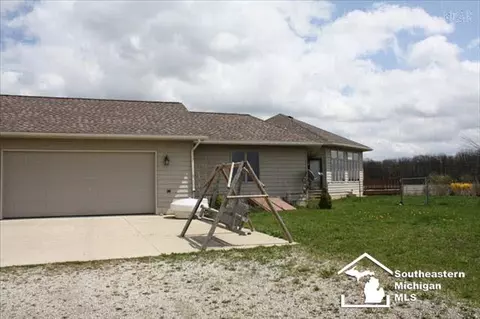 8277 Scofield, Maybee, MI 48159 photo 4